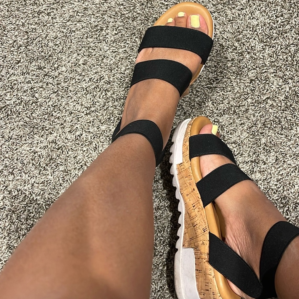 Platform sandals. Size 7.5